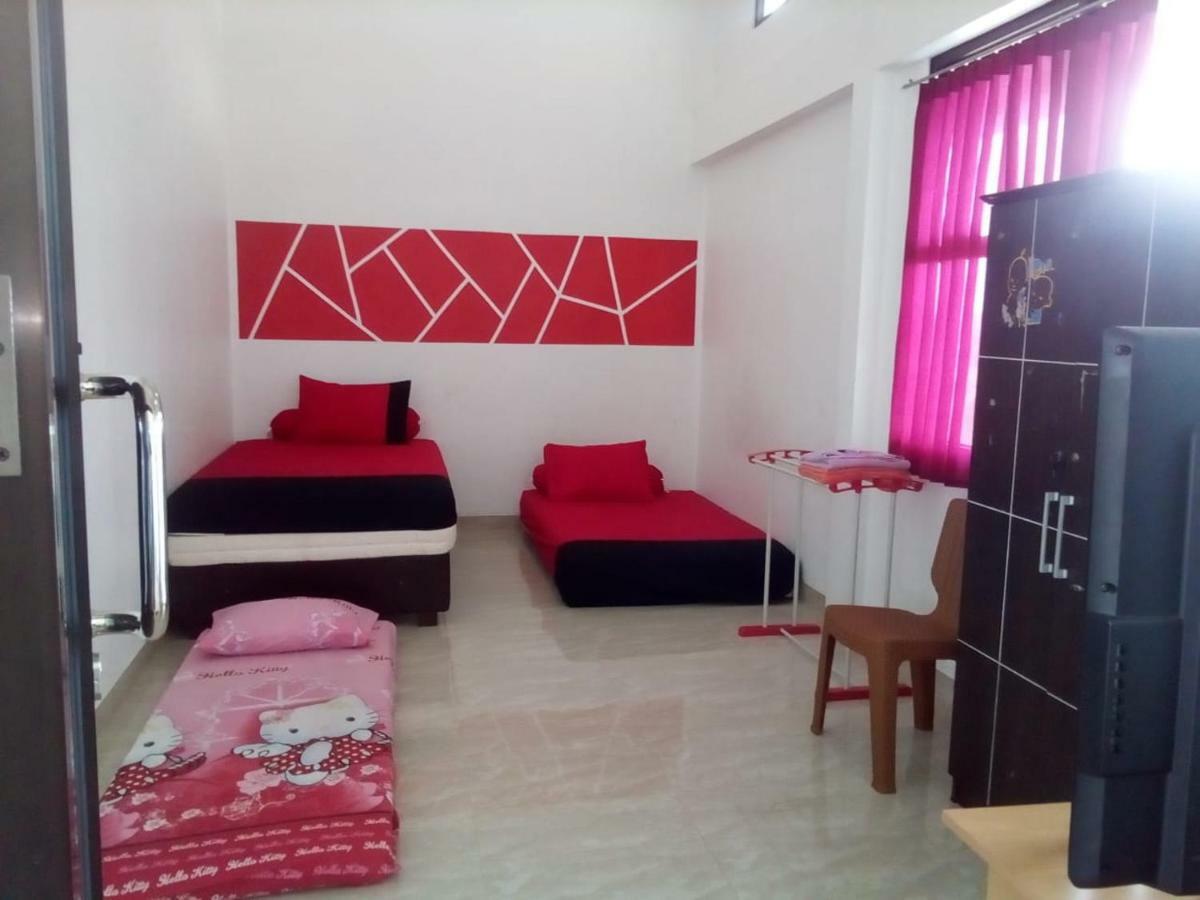 Almira Homestay Jambi Exterior foto